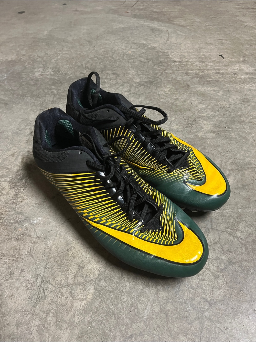 Nike Men’s Green & Yellow Athletic Cleats with Black Accents